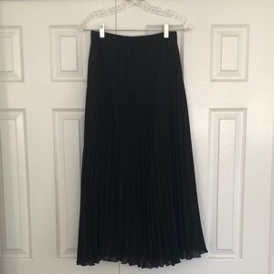 Elegant Black Pleated Skirt